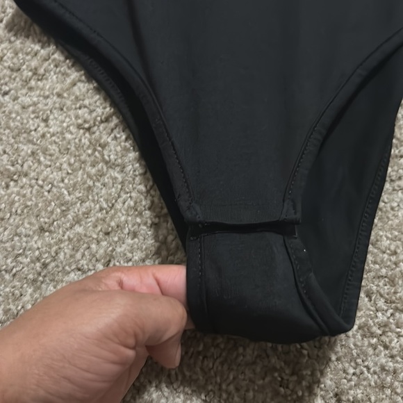 🛍️☀️ 4/$10 Black Bodysuit ☀️🛍️ - Picture 3 of 3